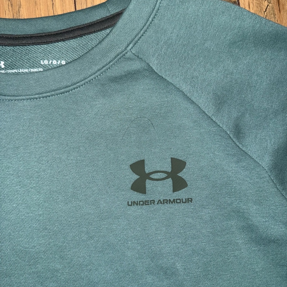 Green under Armour cropped sweatshirt - Picture 2 of 4